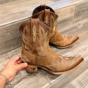 LANE BOOTS LEXINGTON BOOTIE - BURNT CARAMEL